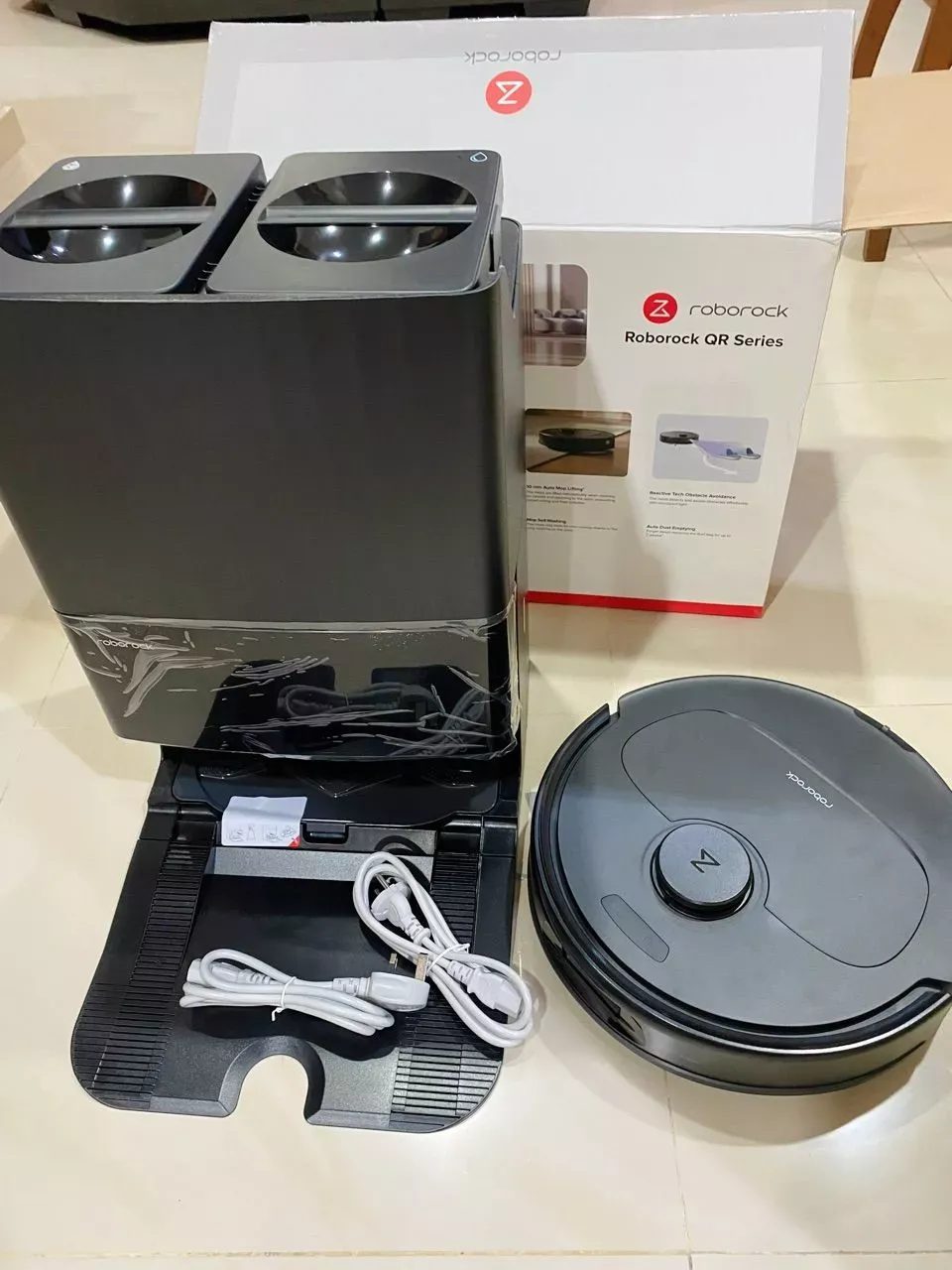 Roborock QR 798 dan docking station