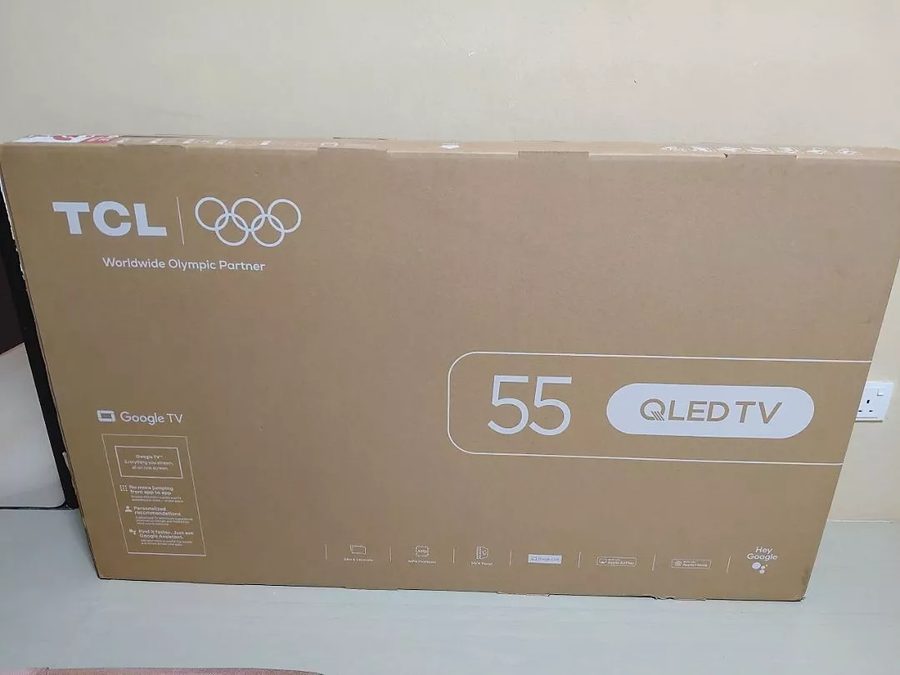 Kotak TCL 55 inci QLED TV 55T6D berwarna coklat